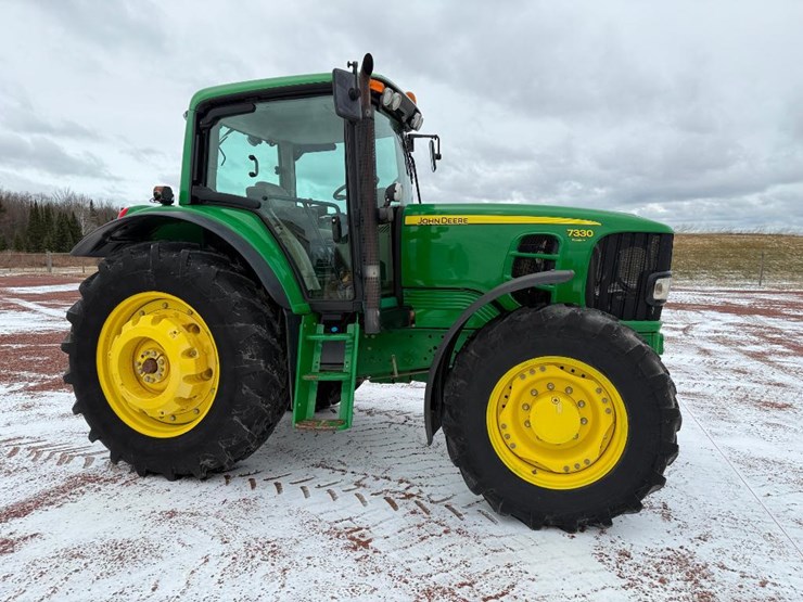 john-deere-7330-premium-image-3