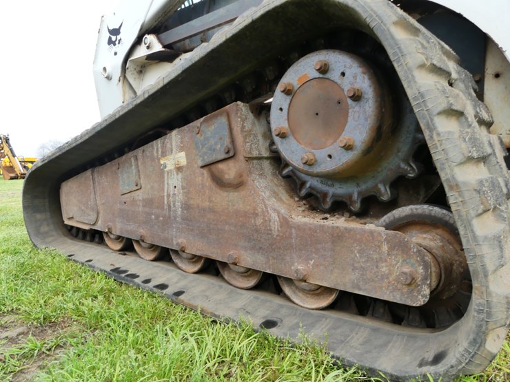 2008-bobcat-t300-image-5