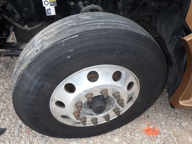 2022-kenworth-t680-image-23