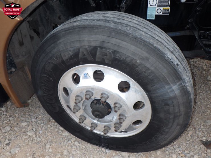 2022-kenworth-t680-image-25