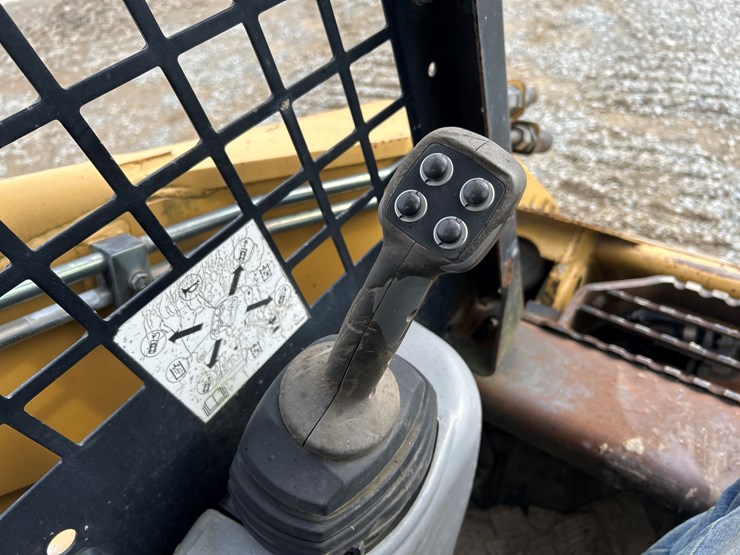 caterpillar-252b-image-32