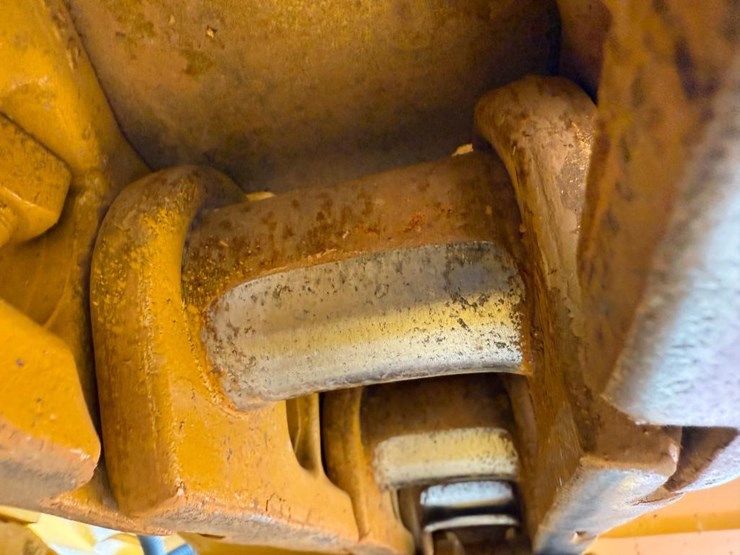 caterpillar-d5k2-lgp-image-20