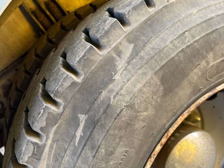 1996-ford-l8000-image-13