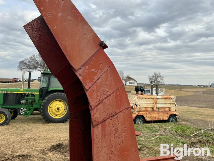 mckee-snolander-1101-8'-snow-blower-image-13
