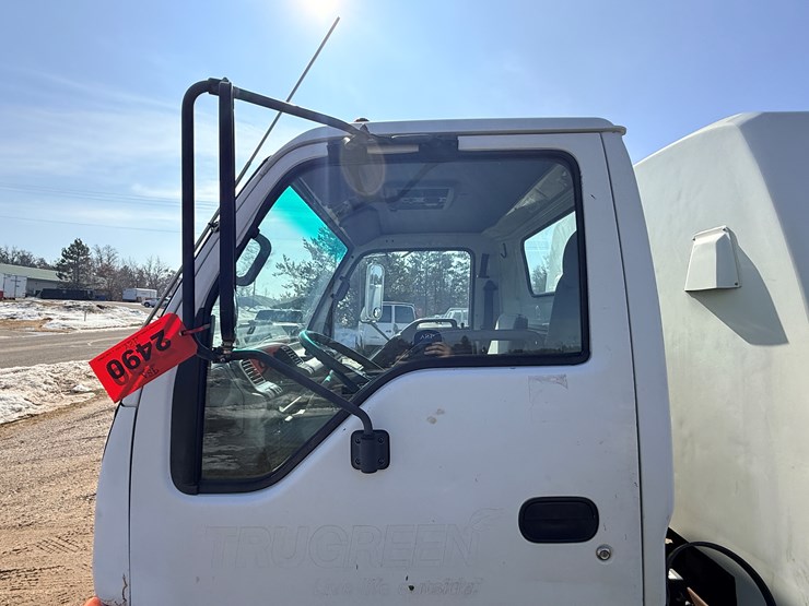 2002-isuzu-npr-image-10