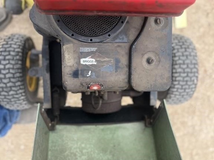 john-deere-108-image-8