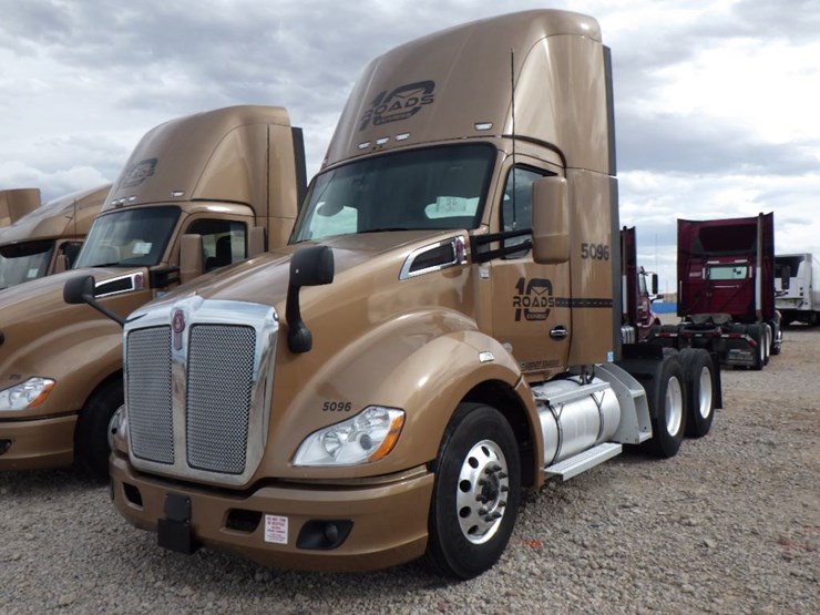 2022-kenworth-t680-image-1