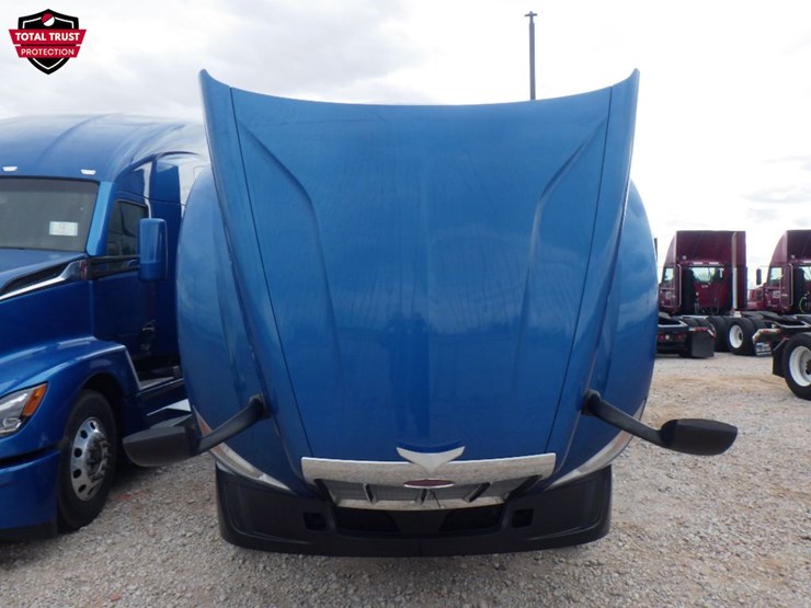 2022-peterbilt-579-image-25