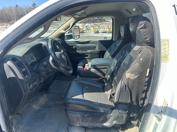 2020-dodge-3500-image-33