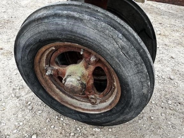 l2---farmall-350-l.p.-gas-image-8