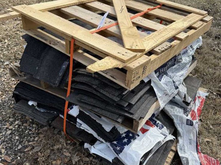 #273-•-heritage-shingles-on-pallet--rustic-black-&-image-1