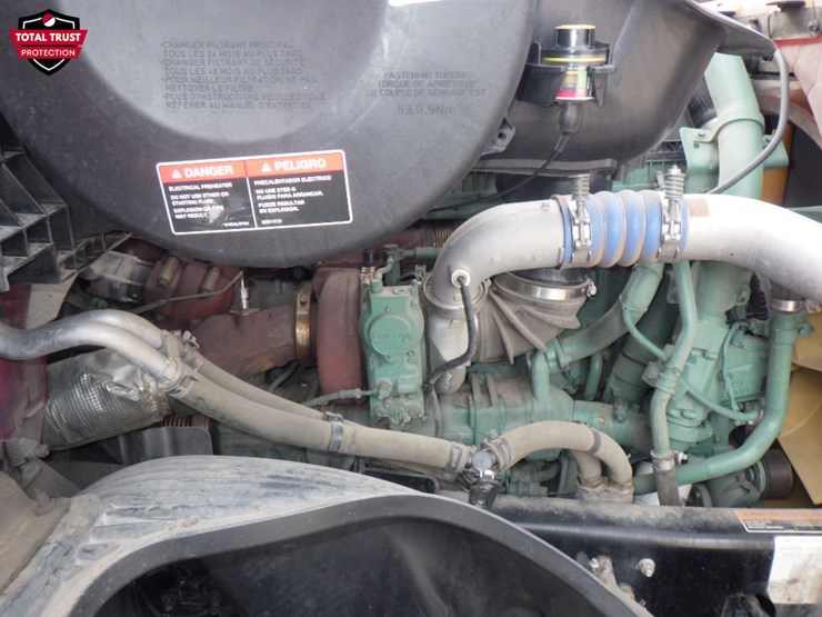 2024-volvo-vnl-300-image-23