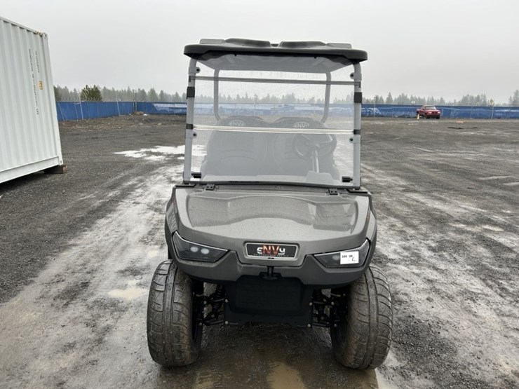 2024-envy-nv4-electric-utility-cart-image-8
