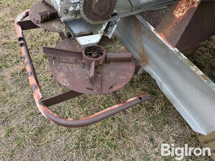 mobility-6.5-ton-pull-type-fertilizer-spreader-image-18