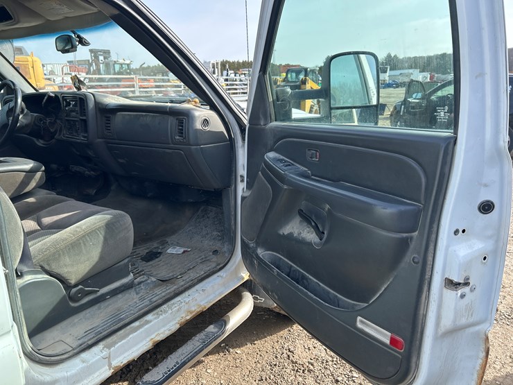 2006-chevrolet-2500-image-44