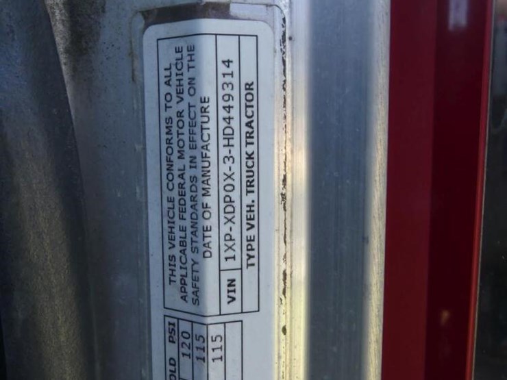 2017-peterbilt-389-image-22