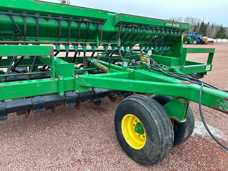 john-deere-750-image-17