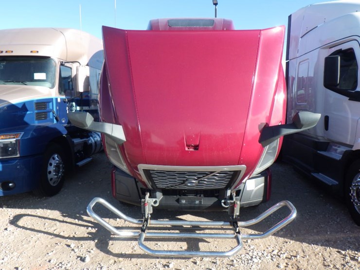 2020-volvo-vnl-760-image-26