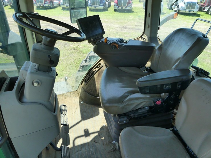john-deere-8320r-image-11
