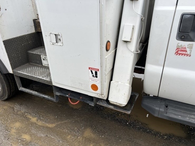 2012-ford-f550-image-25