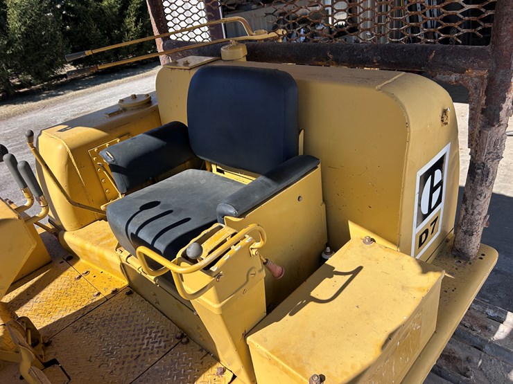 caterpillar-d7-image-26