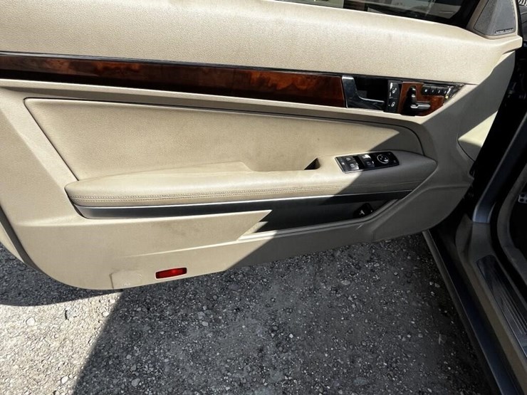 l1---2012-mercedes-benz-e-350-image-13