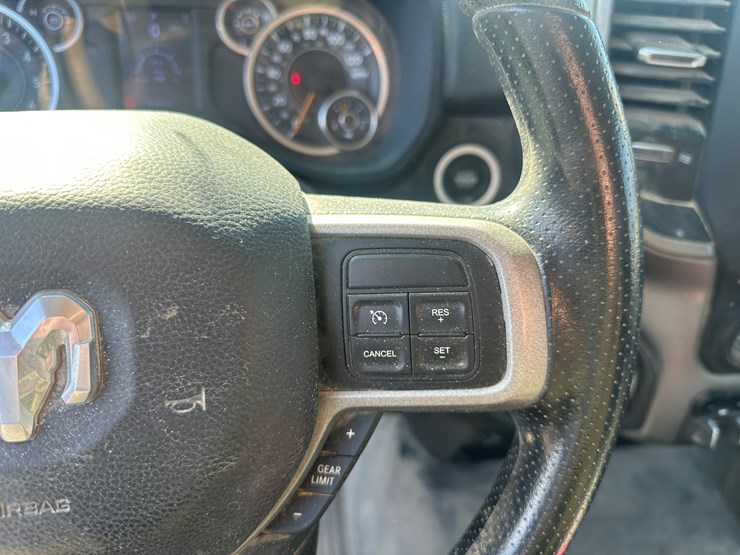 2020-dodge-3500-image-38