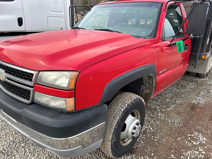 2006-chevrolet-3500-image-9