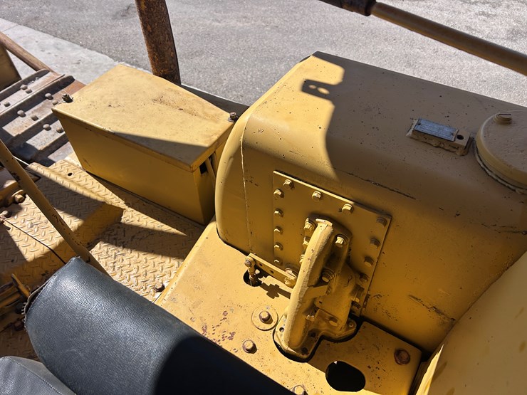 caterpillar-d7-image-27