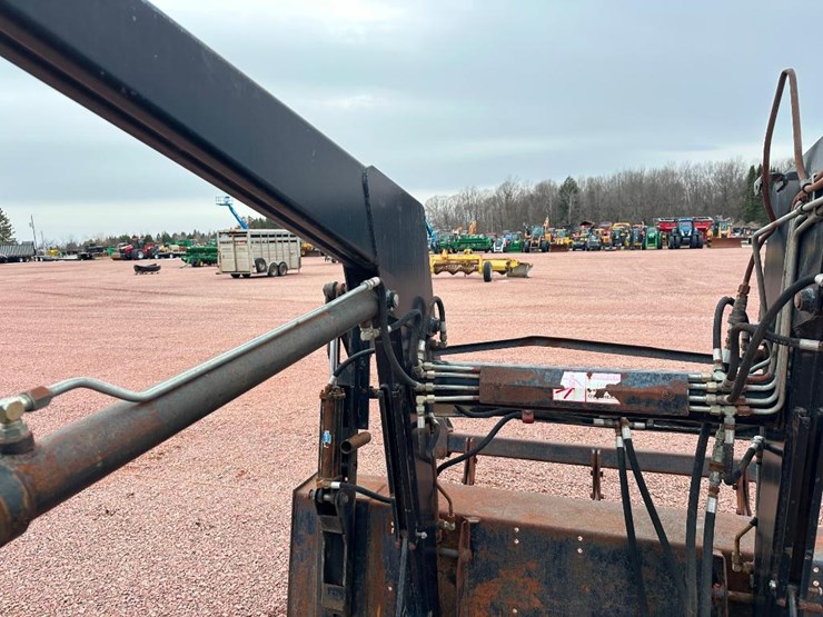 farmhand-xl740-image-16