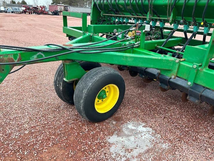 john-deere-750-image-13