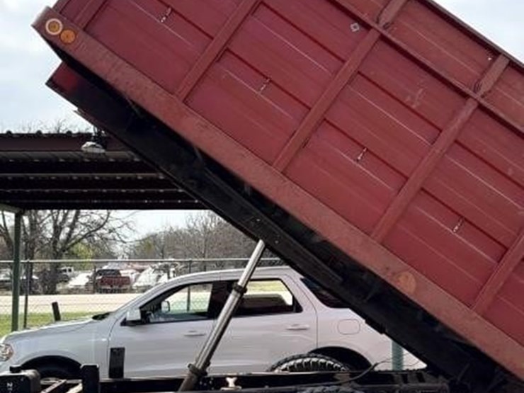 l2---1974-gmc-6500-grain-truck-image-24