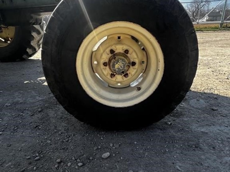 john-deere-4020-image-12