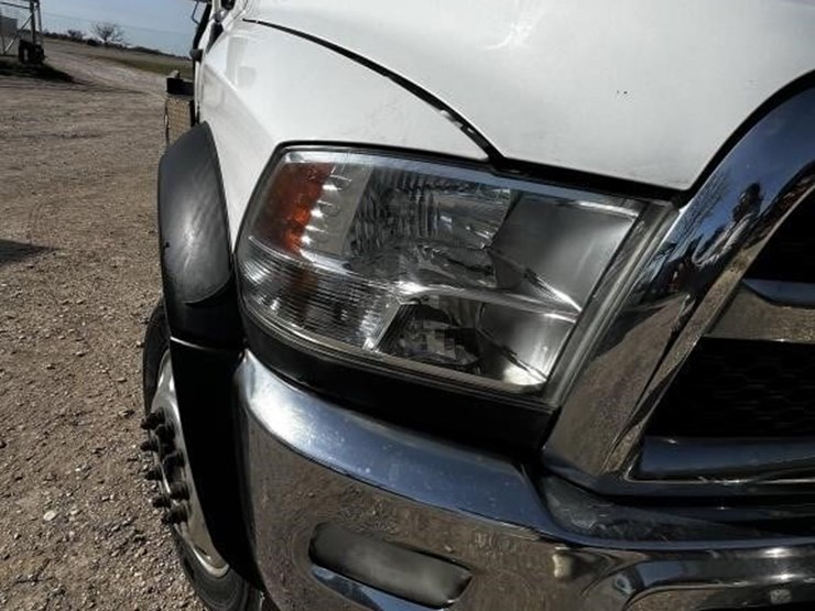 2014-dodge-ram-5500-image-14