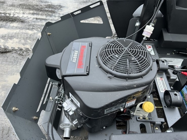 2023-spartan-rz-hd-zero-turn-mower-image-28