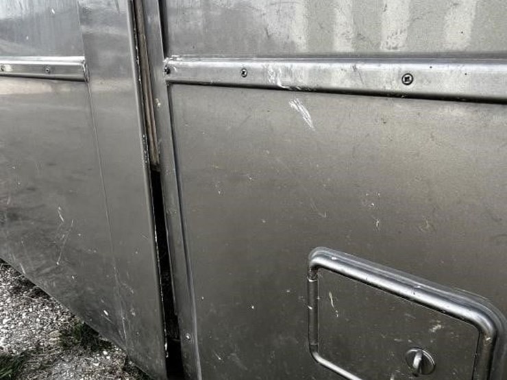 l1--2006-escalade-32'-travel-trailer-image-7