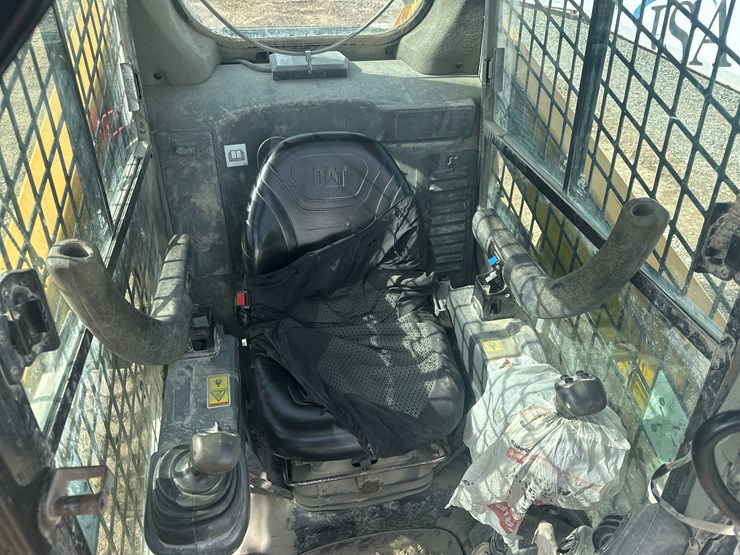 caterpillar-226d-image-38