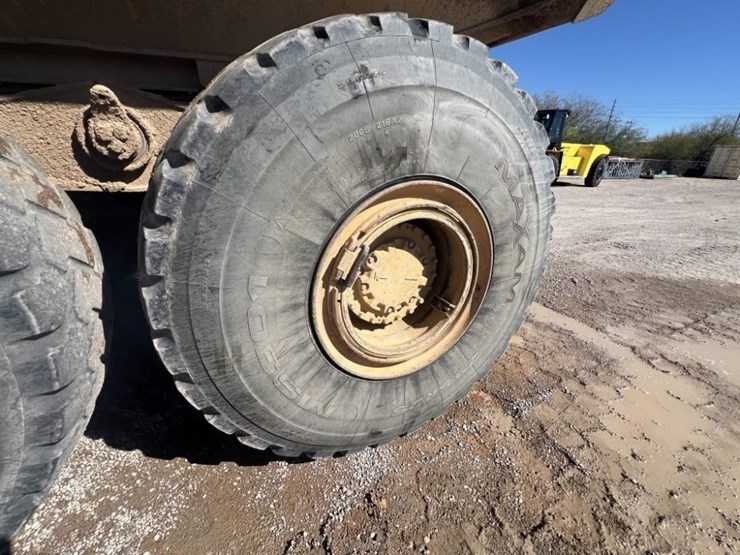 2010-caterpillar-740b-image-17