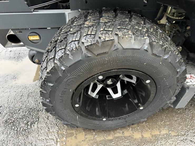 2023-spartan-srt-xde-zero-turn-mower-image-13