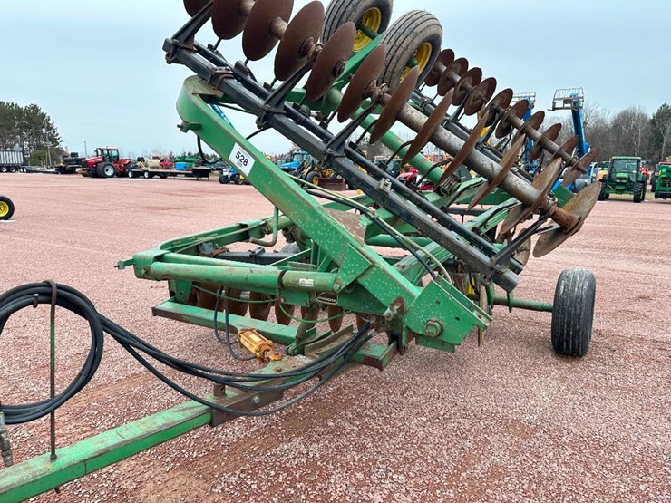 john-deere-235-image-30