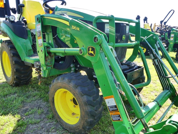 2025-john-deere-2025r-image-12