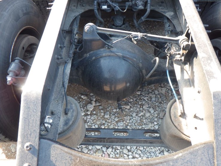 2021-volvo-vnl-760-image-8