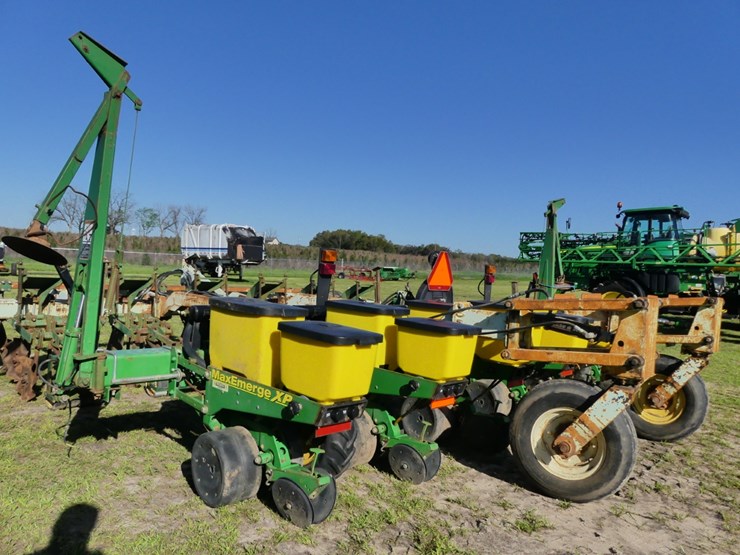 john-deere-1700-image-4