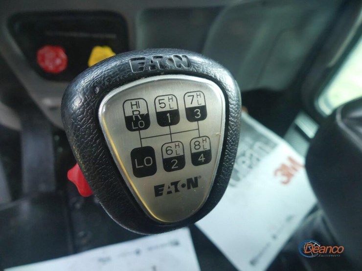 2021-peterbilt-389-image-17