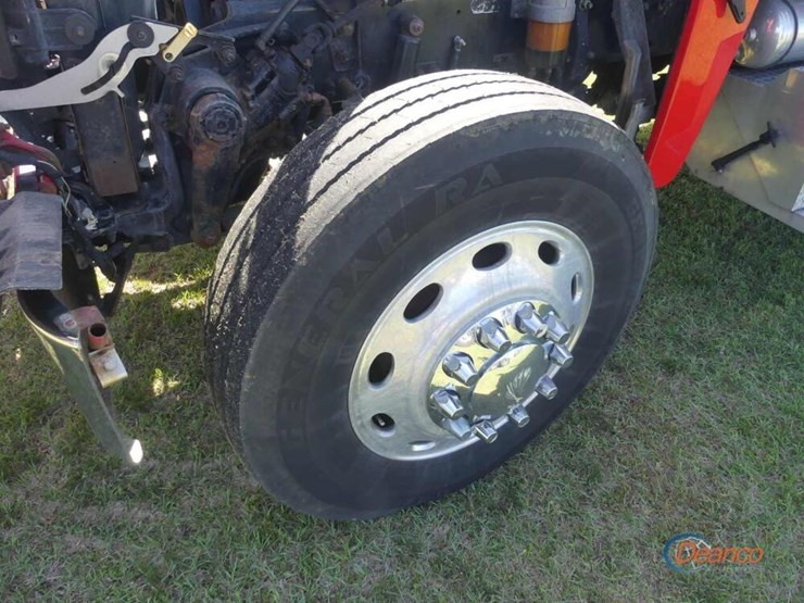 2017-peterbilt-389-image-13