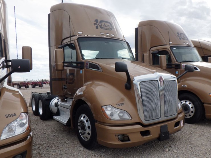 2022-kenworth-t680-image-3