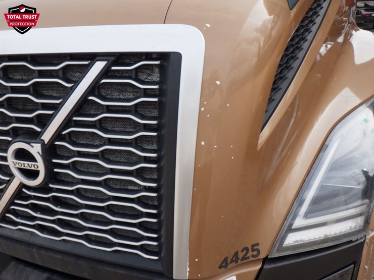 2022-volvo-vnl-300-image-5