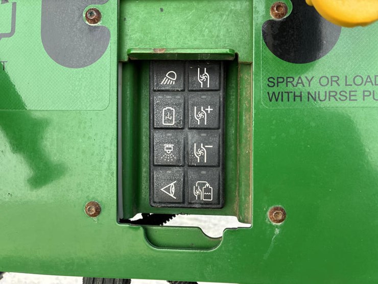 2018-john-deere-r4030-image-40