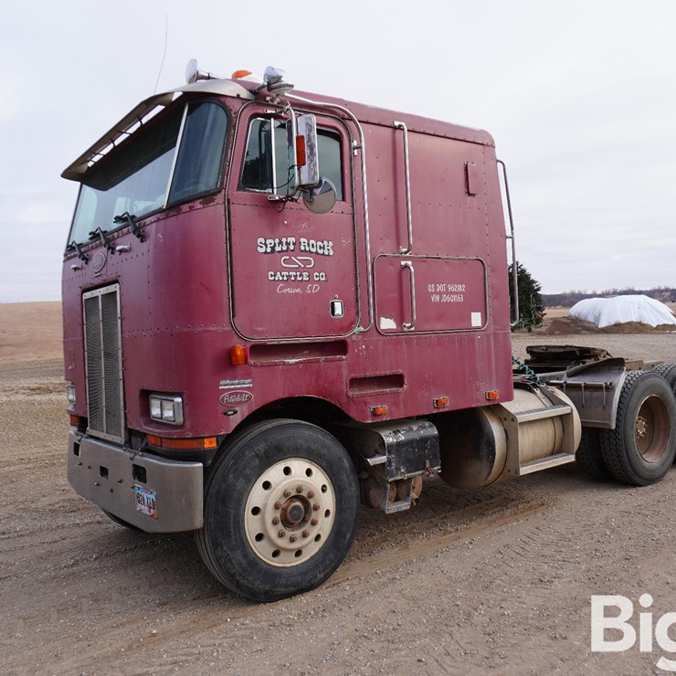 1988 PETERBILT 362