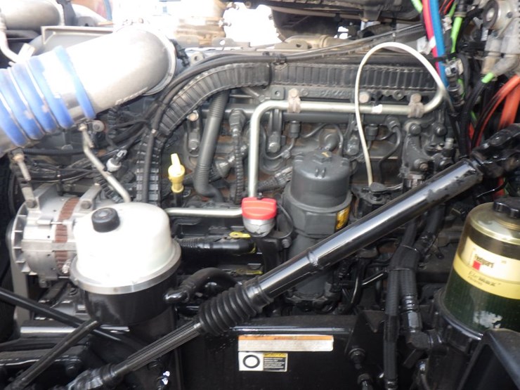 2018-peterbilt-579-image-19